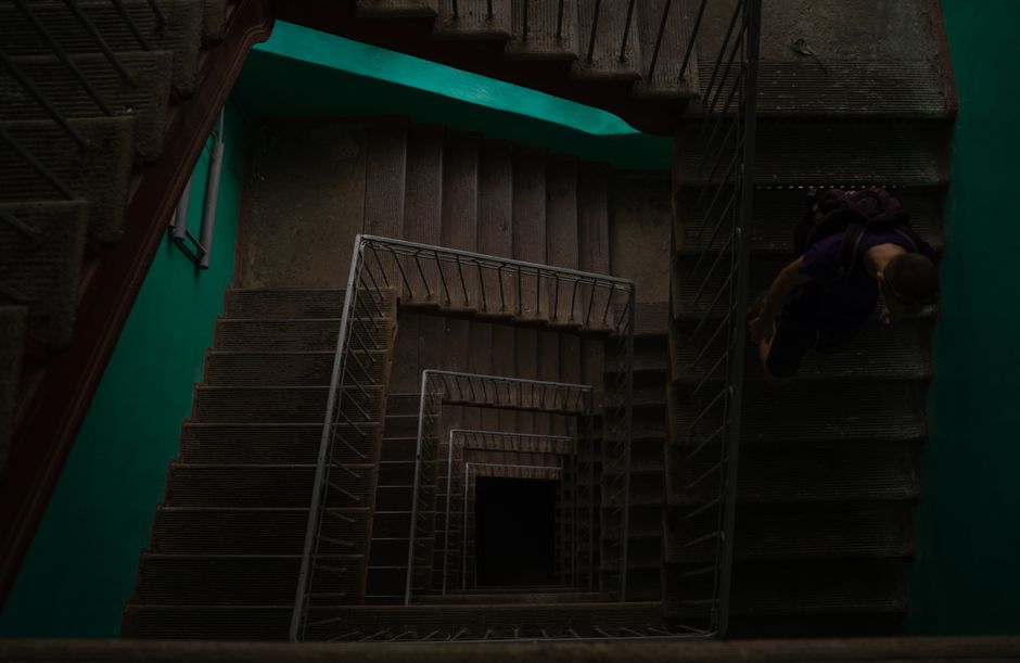 monte-escalier à Cléry-Saint-André